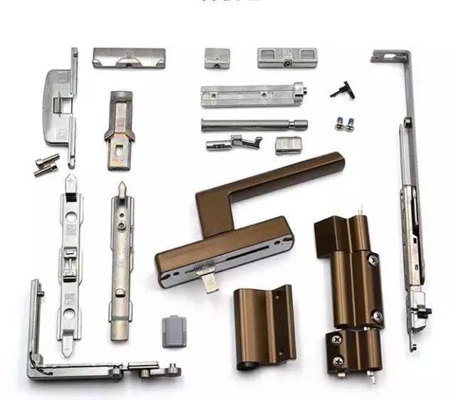 越來越火的內開內倒窗，到底值不值得安裝？過來人親述 五金配件是靈魂！